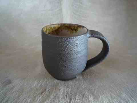 荒川石釉疣疣マグカップ